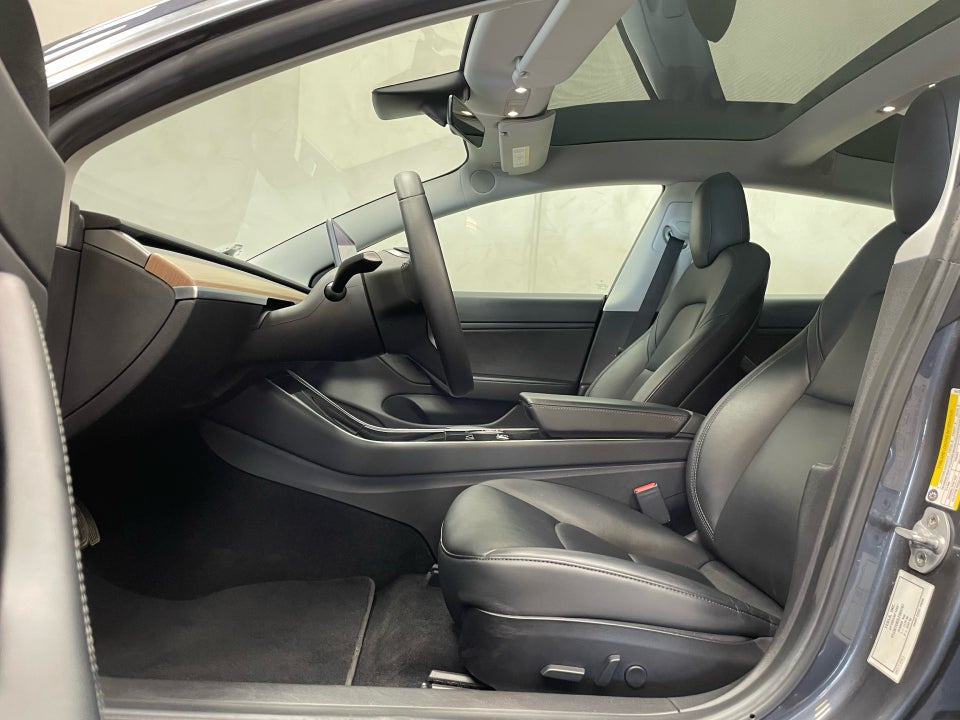 Tesla Model 3 Long Range AWD 4d