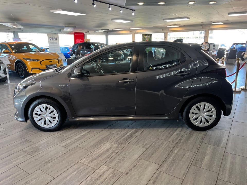 Toyota Yaris 1,5 Hybrid H1 e-CVT 5d