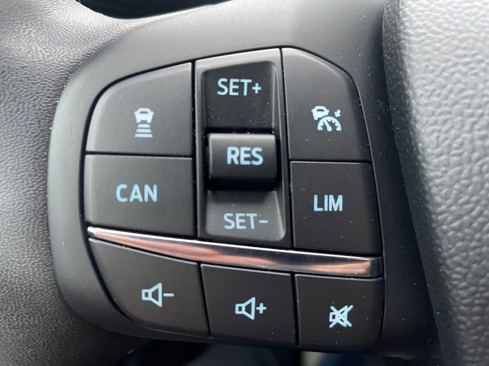 Ford Puma 1,0 EcoBoost mHEV Titanium 5d