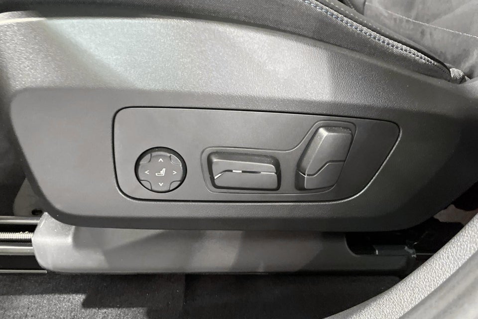 BMW iX1 xDrive30 Fully Charged 5d