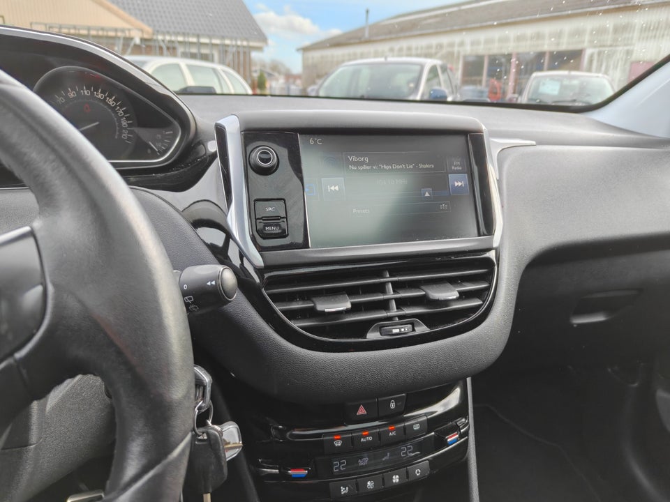 Peugeot 208 1,2 VTi Allure 5d