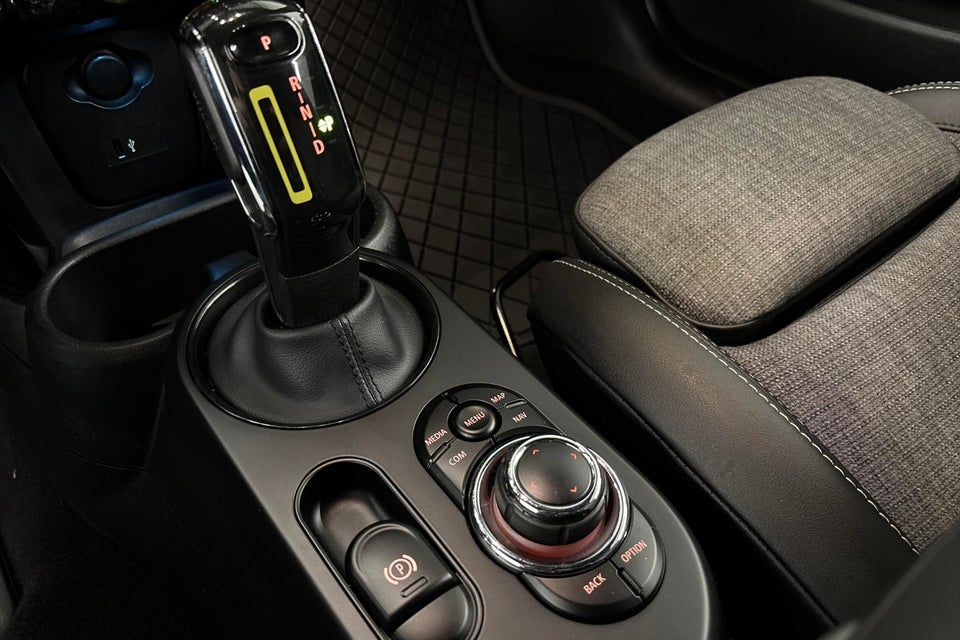 MINI Cooper SE Classic Trim 3d