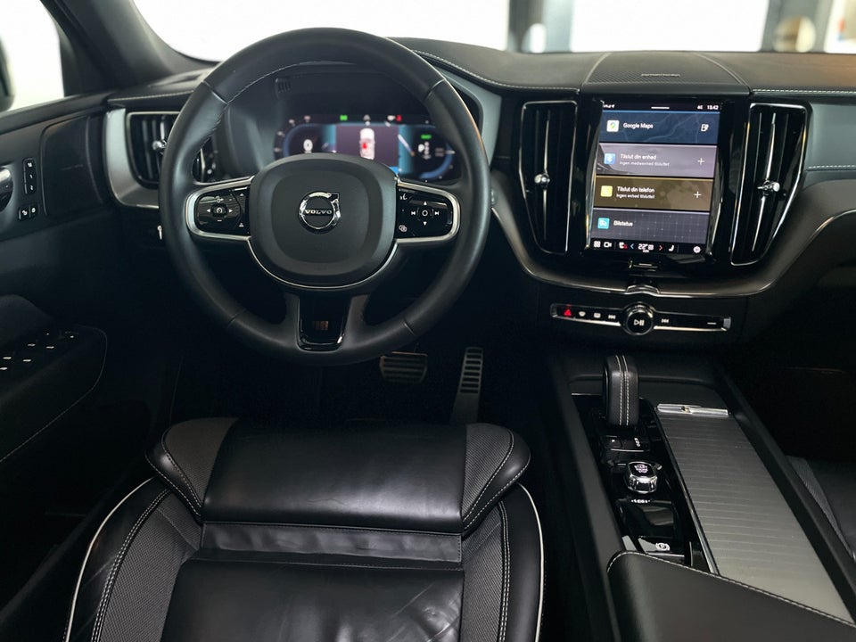 Volvo XC60 2,0 T6 ReCharge R-Design aut. AWD 5d