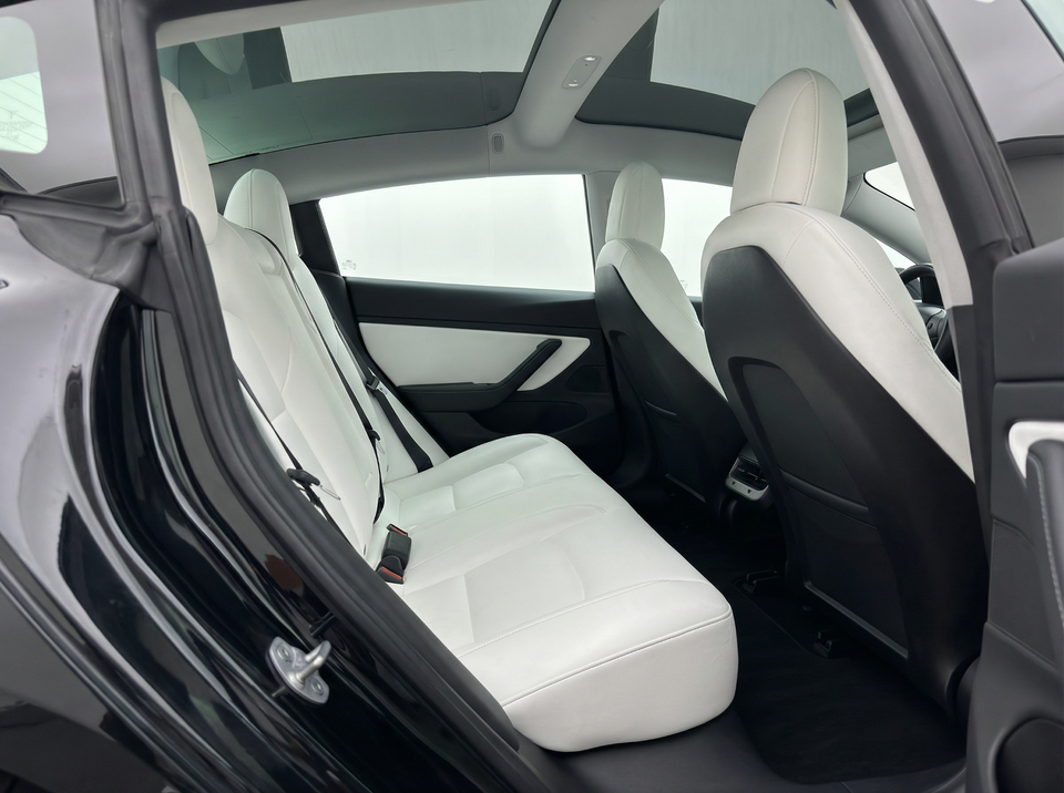 Tesla Model 3 Long Range AWD 4d