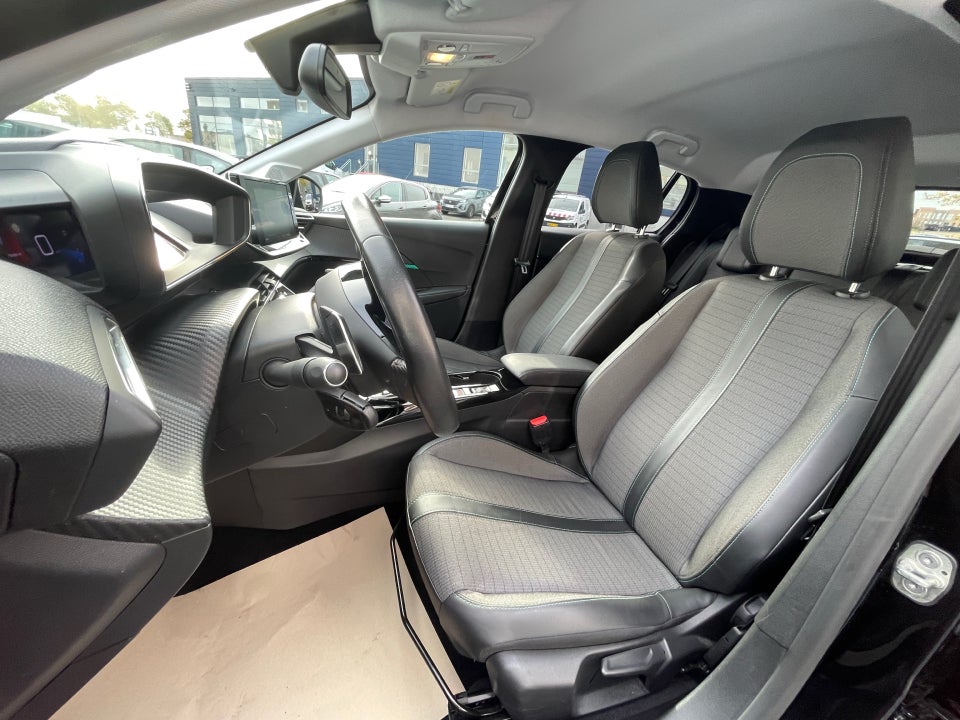 Peugeot 208 1,2 PureTech 100 Allure+ EAT8 5d