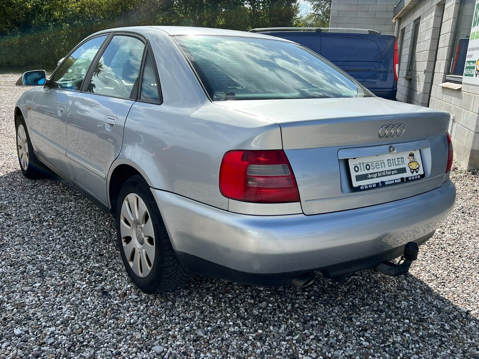 Audi A4 1,6  4d