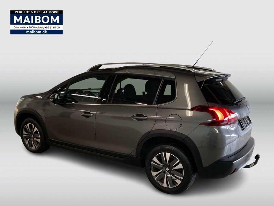 Peugeot 2008 1,2 e-THP 110 Selection Sky 5d