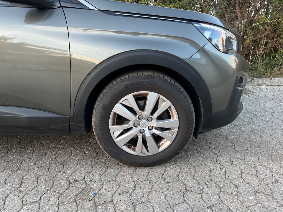 Peugeot 3008 1,2 e-THP 130 Allure 5d