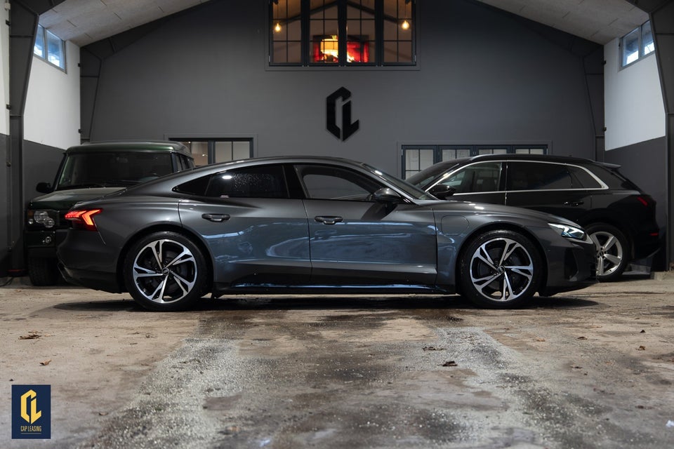 Audi e-tron GT quattro 4d