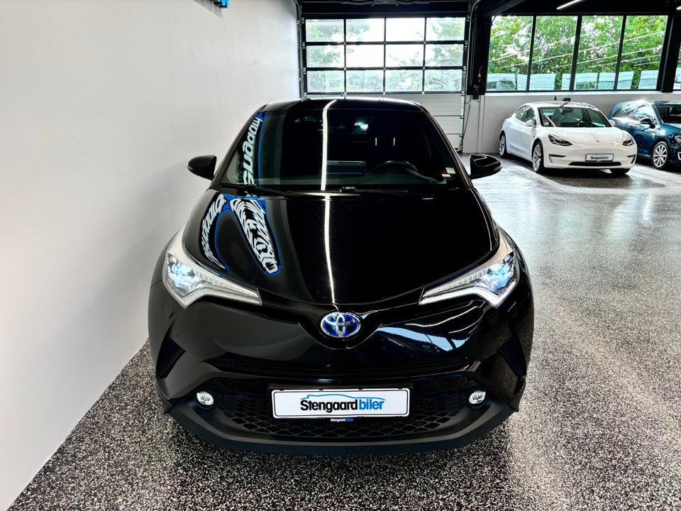 Toyota C-HR 1,8 Hybrid Premium Selected CVT 5d