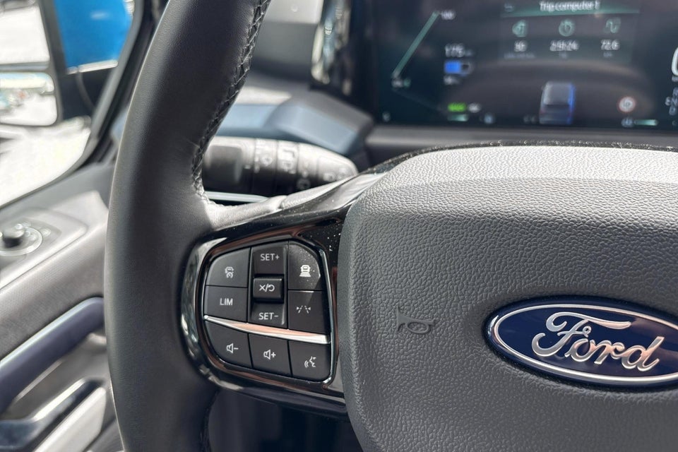 Ford E-Tourneo Custom 340 L1 64 Titanium