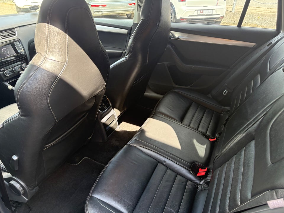 Skoda Octavia 1,4 TSi 140 Elegance Combi DSG 5d