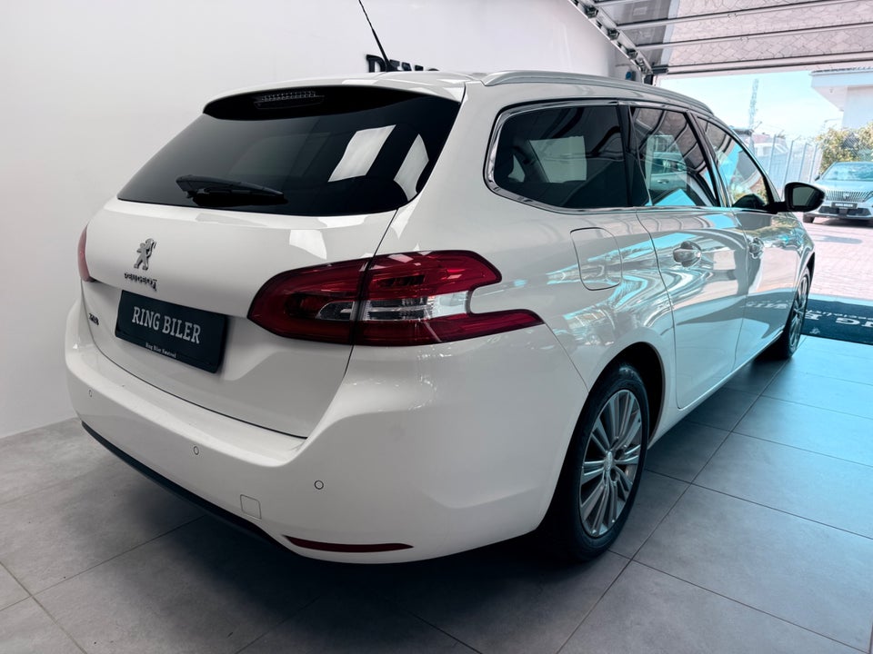 Peugeot 308 1,5 BlueHDi 130 Infinity SW Van 5d