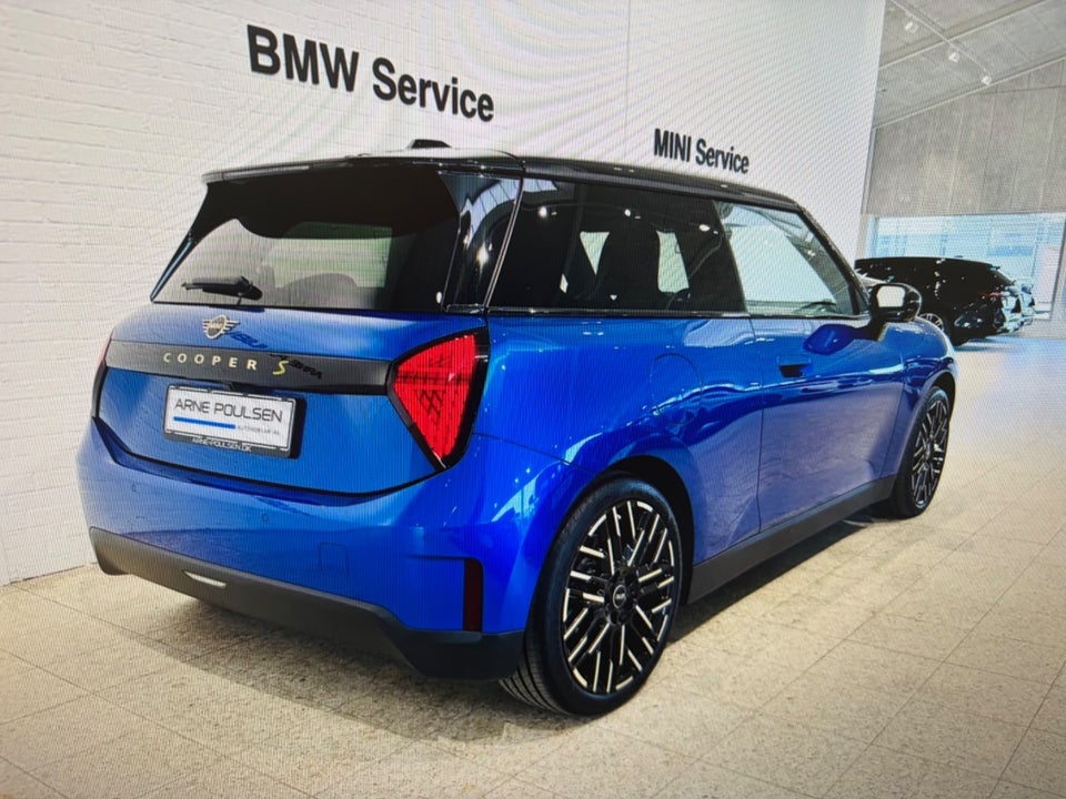 MINI Cooper SE Favoured Trim XL 3d