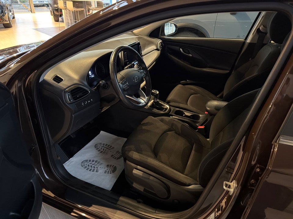 Hyundai i30 1,6 CRDi 110 Premium 5d