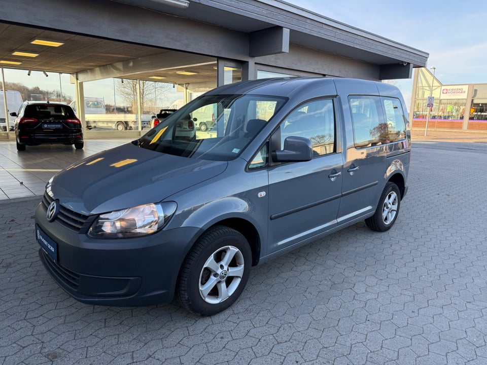 VW Caddy 1,6 TDi 102 Trendline DSG 4d