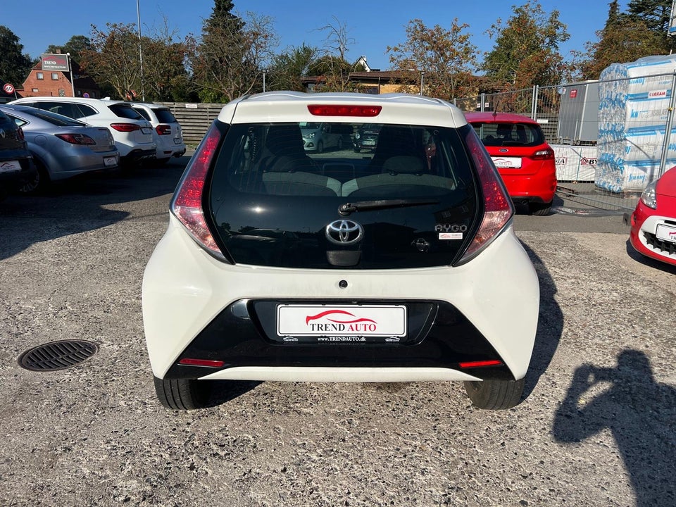 Toyota Aygo 1,0 VVT-i x-play 5d