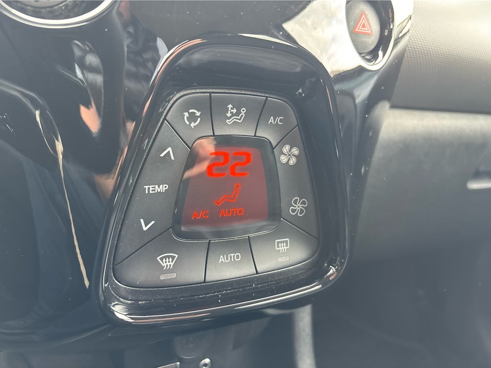 Peugeot 108 1,0 e-VTi 72 Allure+ 5d