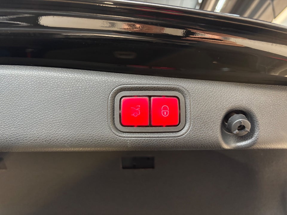 Mercedes E220 d 2,0 AMG Line aut. 4d