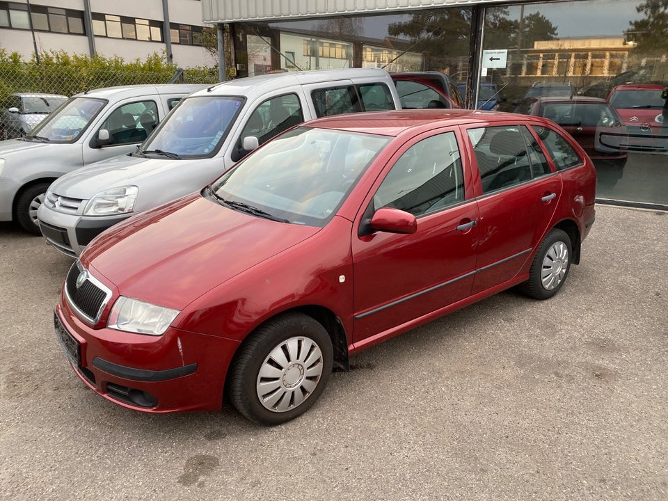 Skoda Fabia 1,4 16V 75 Ambiente Combi 5d