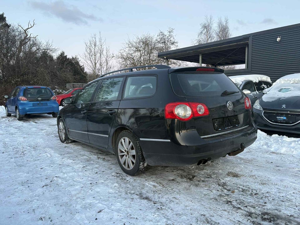 VW Passat 2,0 FSi Comfortline 4d