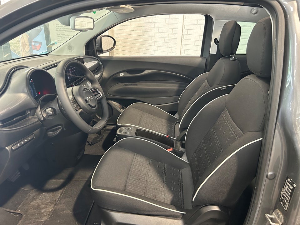 Fiat 500e 42 Icon Cabrio 2d