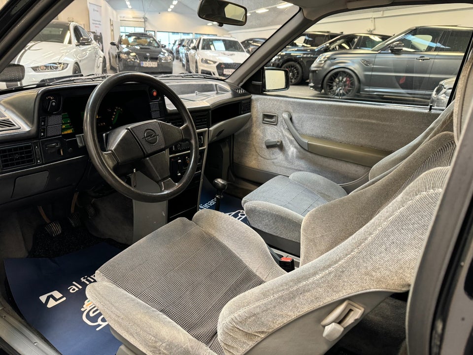 Opel Kadett 1,8 GSi 3d