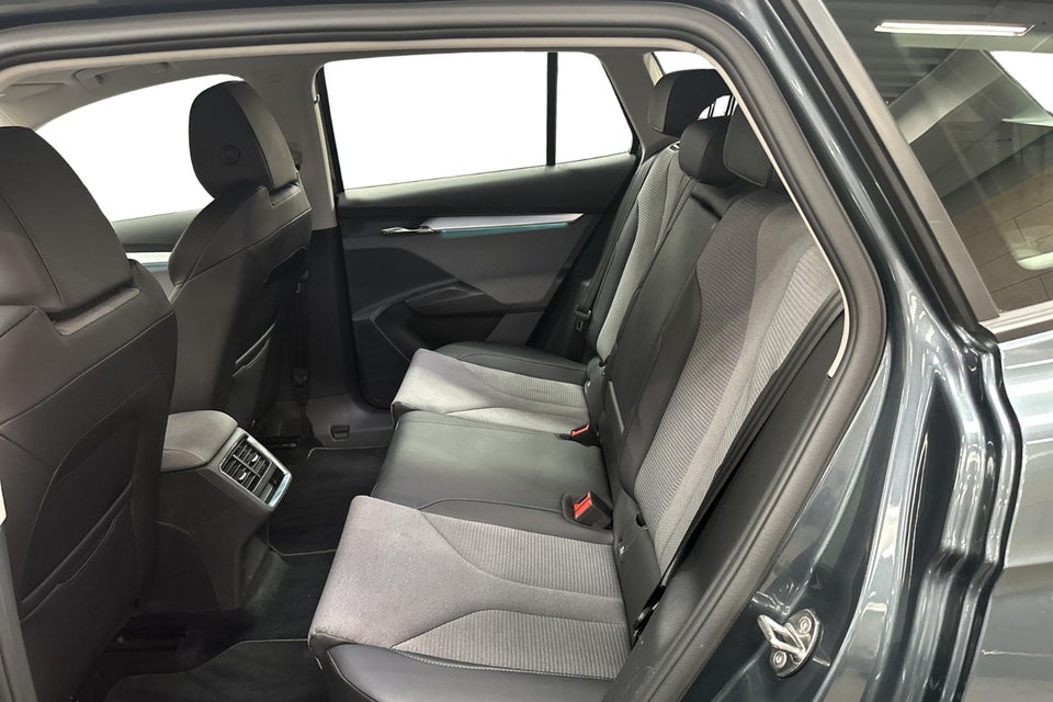 Skoda Enyaq 60 iV Plus 5d