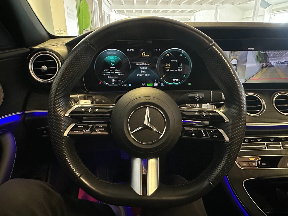 Mercedes E300 de 2,0 AMG Line stc. aut. 4Matic 5d