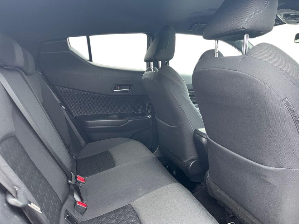 Toyota C-HR 1,8 Hybrid Premium Selected CVT 5d