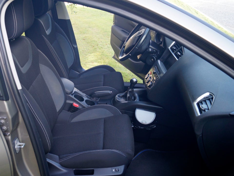 Citroën C4 1,6 BlueHDi 100 Feel 5d