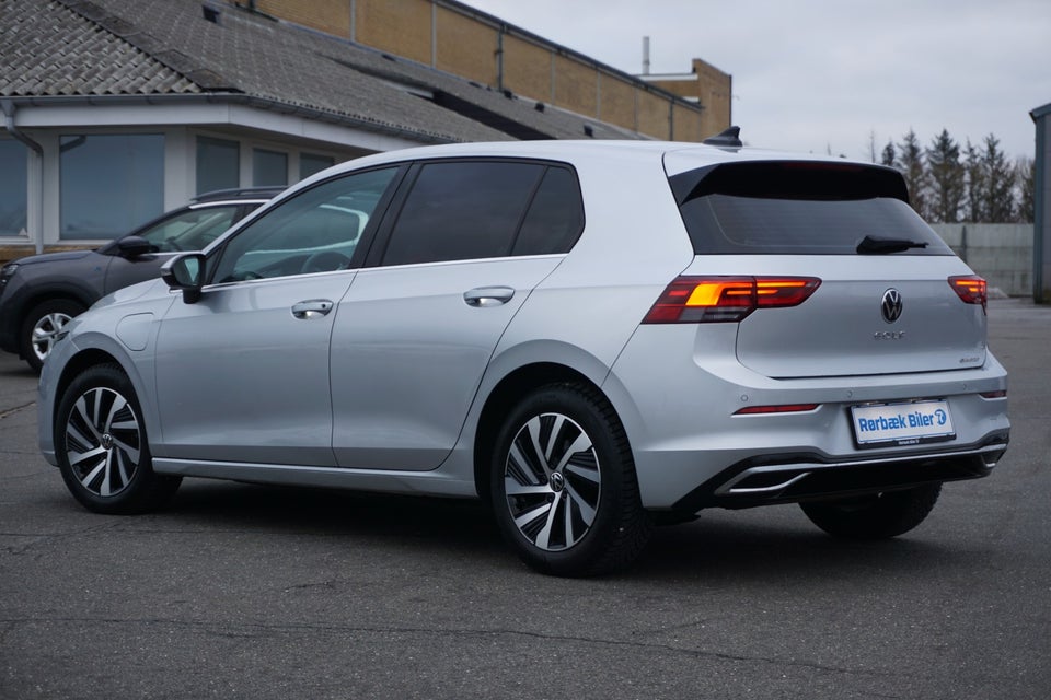 VW Golf VIII 1,4 eHybrid DSG 5d