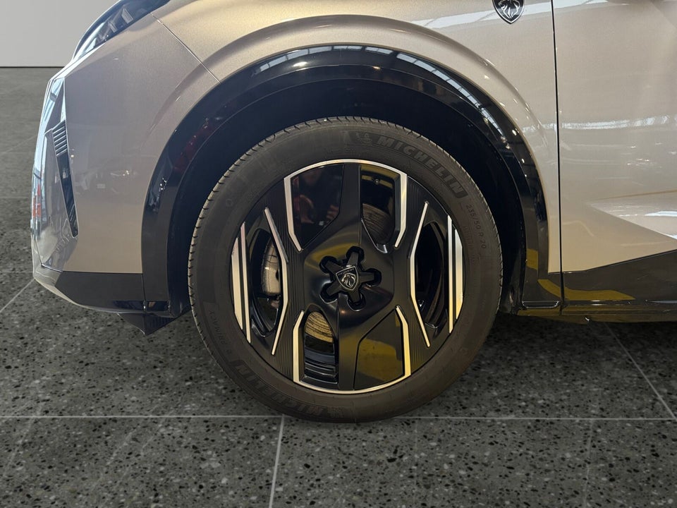 Peugeot e-3008 101 GT 5d
