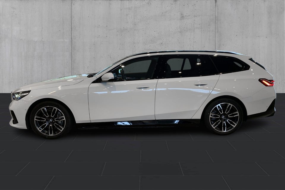 BMW i5 xDrive40 Touring Fully Charged 5d