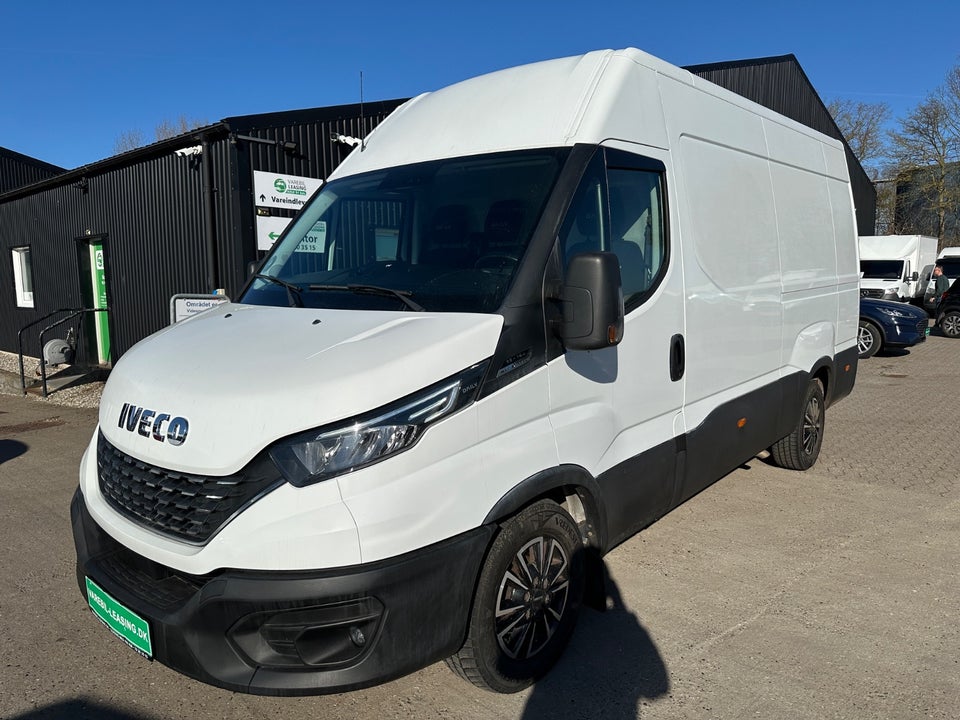 Iveco Daily 2,3 35C12 12m³ Van AG8