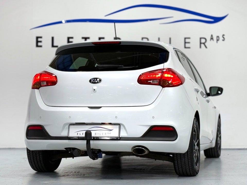 Kia Ceed 1,6 CRDi 128 Spring 5d