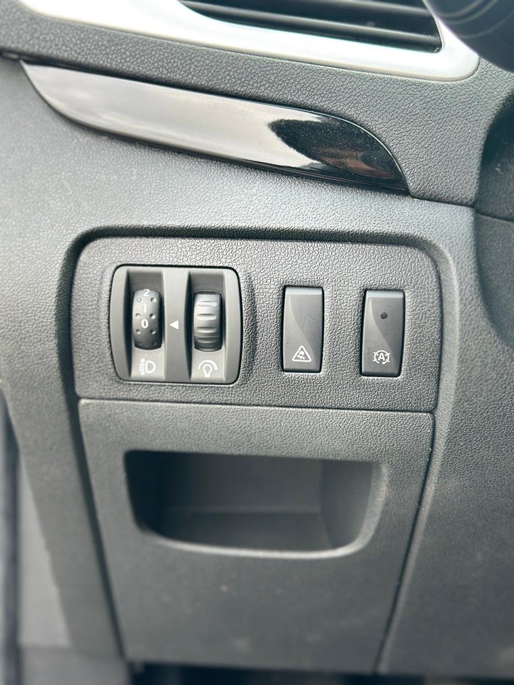 Renault Grand Scenic III 1,6 dCi 130 Dynamique 7prs 5d