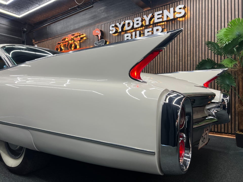 Cadillac Coupé DeVille 6,4 aut. 2d