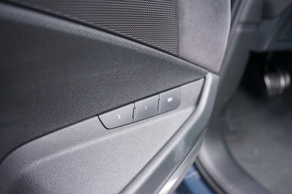 Audi Q8 e-tron 55 S-line quattro 5d