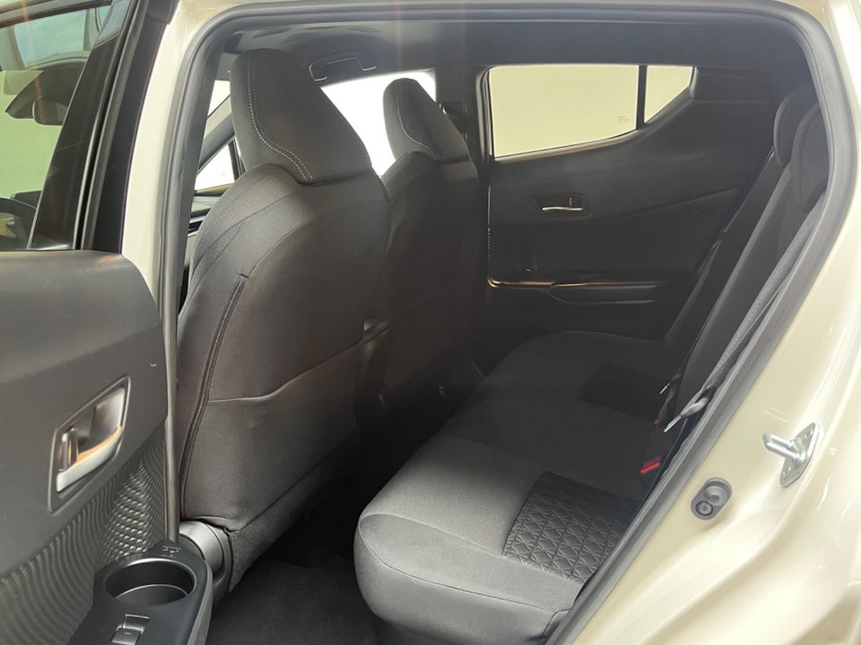 Toyota C-HR 1,8 Hybrid C-LUB Smart CVT 5d