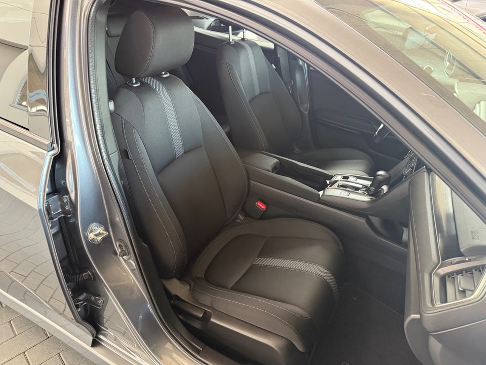 Honda Civic 1,0 VTEC Turbo Elegance CVT 5d