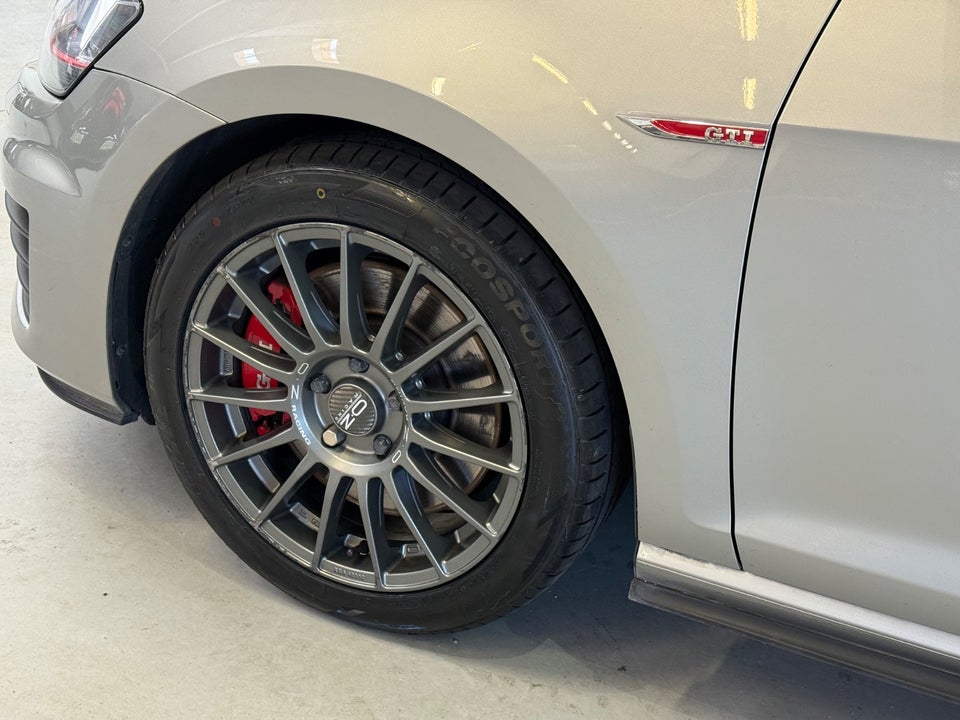 VW Golf VII 2,0 GTi Performance DSG BMT 3d