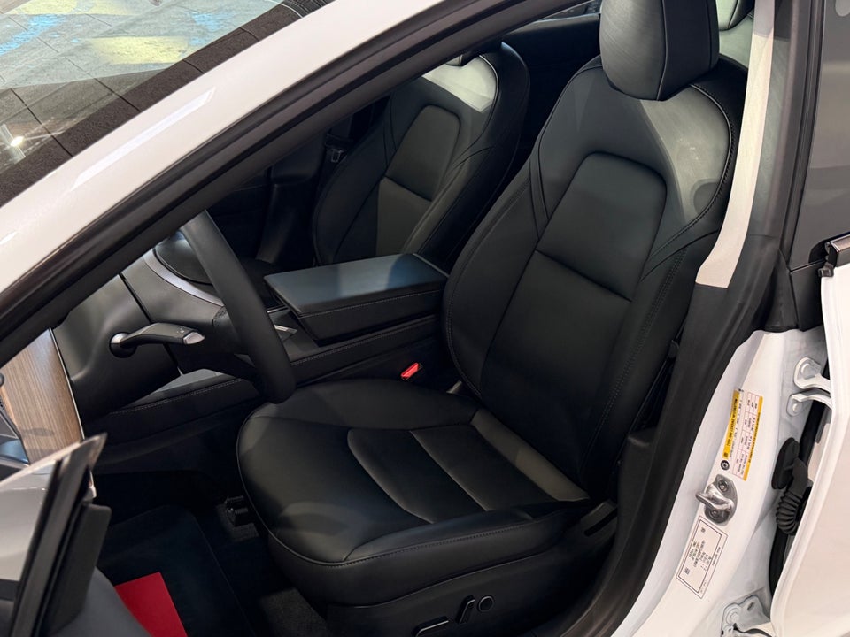 Tesla Model 3 RWD 4d