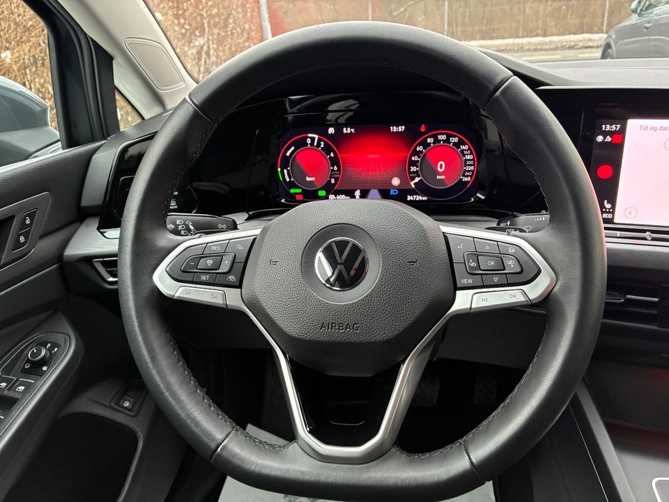 VW Golf VIII 1,4 eHybrid DSG 5d