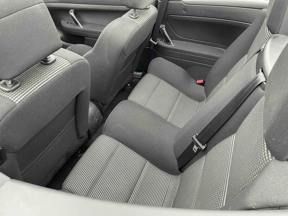 Peugeot 307 2,0 16V CC aut. 2d