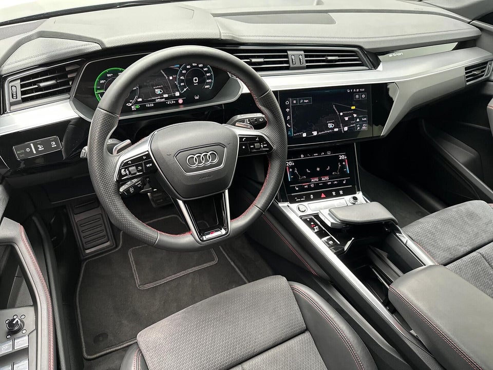 Audi Q8 e-tron 55 S-line quattro 5d