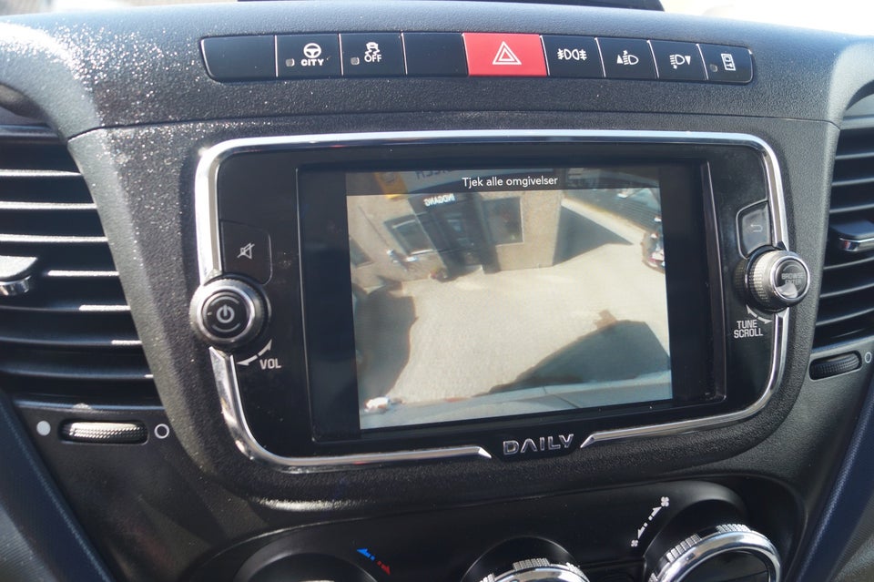 Iveco Daily 2,3 35S16 12m³ Van AG8