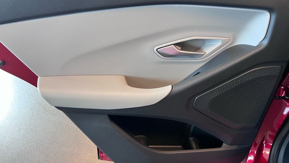 Ford Explorer 77 Premium Extended Range 5d