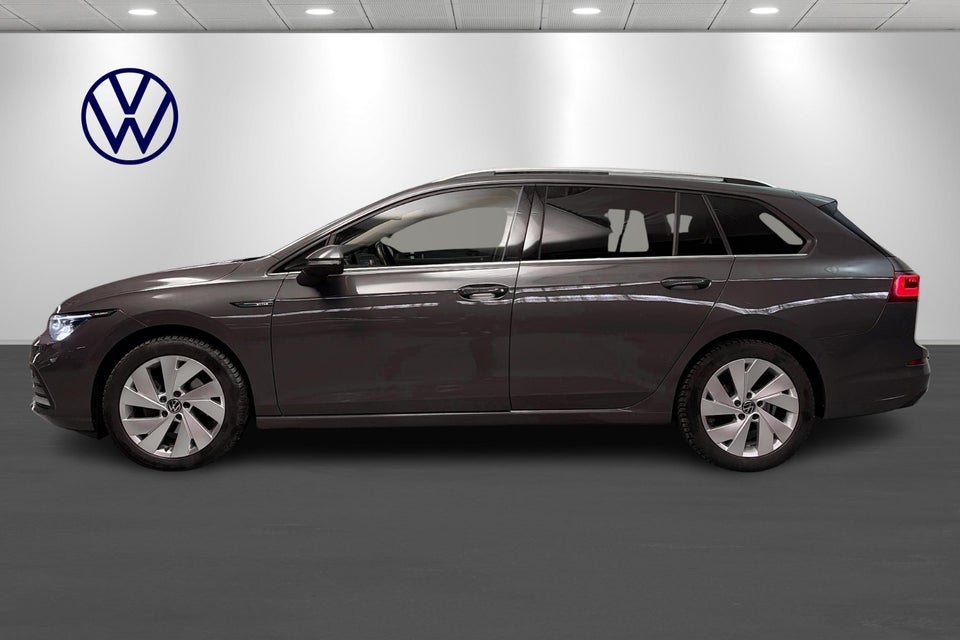 VW Golf VIII 1,5 eTSi 150 Style Variant DSG 5d