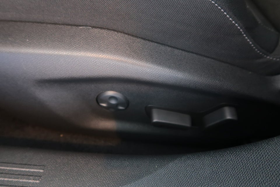 Opel Astra-e 54 Ultimate 5d